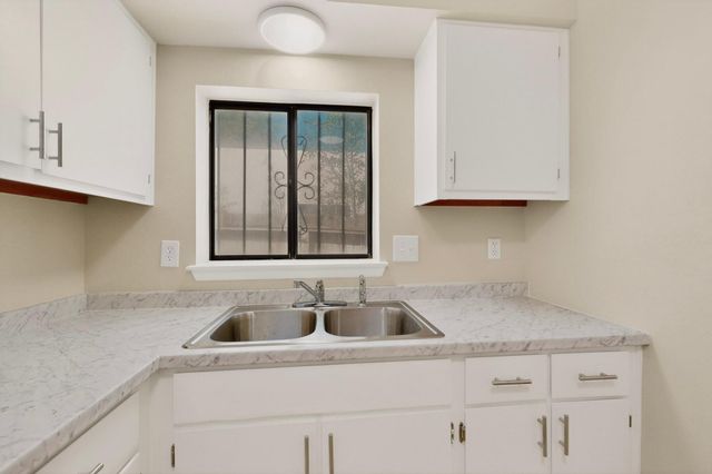 1029 Rigel Street SW, Albuquerque, NM 87105