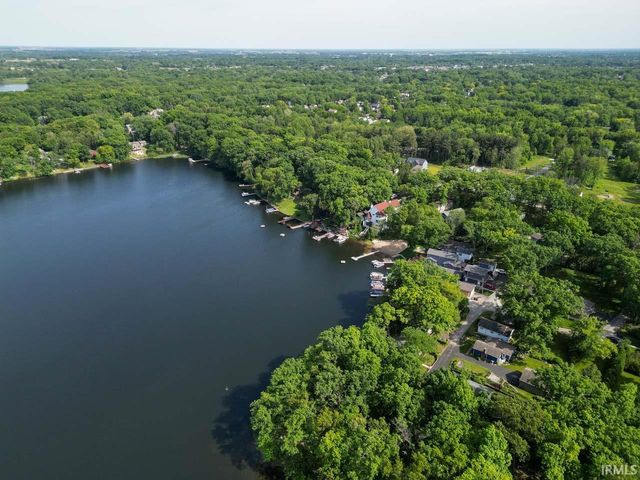 201 Spectacle Drive, Valparaiso, IN 46383