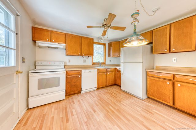 80 Farmstead Avenue, Groton, CT 06355