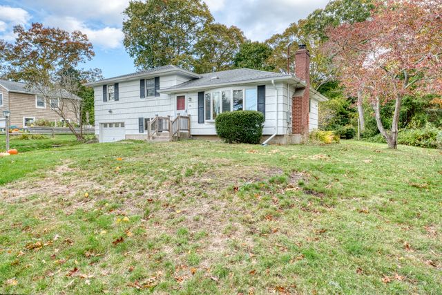 80 Farmstead Avenue, Groton, CT 06355