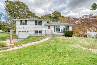80 Farmstead Avenue, Groton, CT 06355