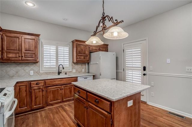 7866 W 157th Terrace, Overland Park, KS 66223