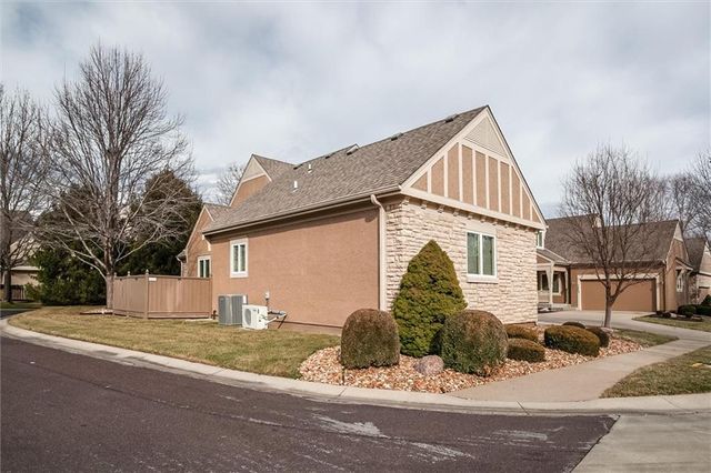 7866 W 157th Terrace, Overland Park, KS 66223