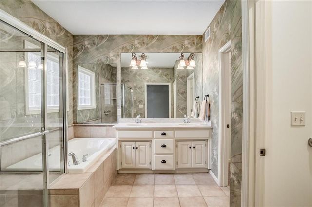 7866 W 157th Terrace, Overland Park, KS 66223