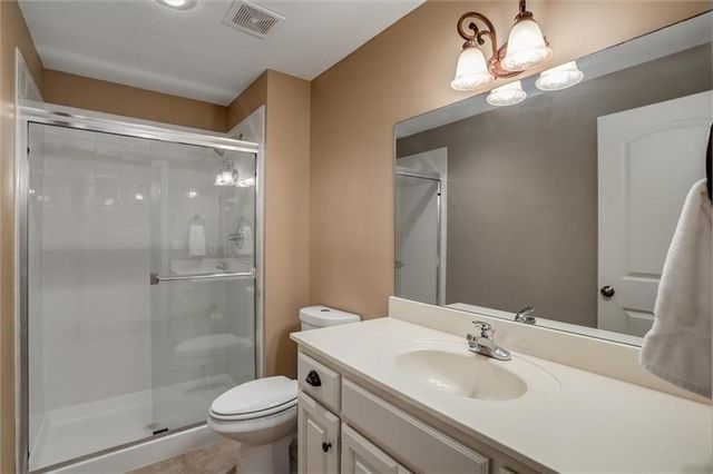 7866 W 157th Terrace, Overland Park, KS 66223