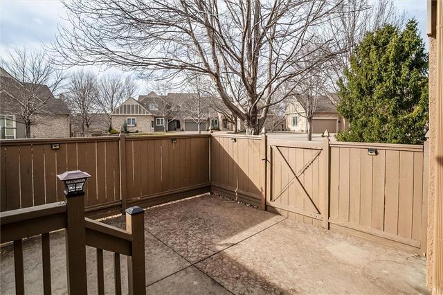 7866 W 157th Terrace, Overland Park, KS 66223