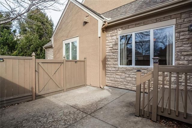 7866 W 157th Terrace, Overland Park, KS 66223