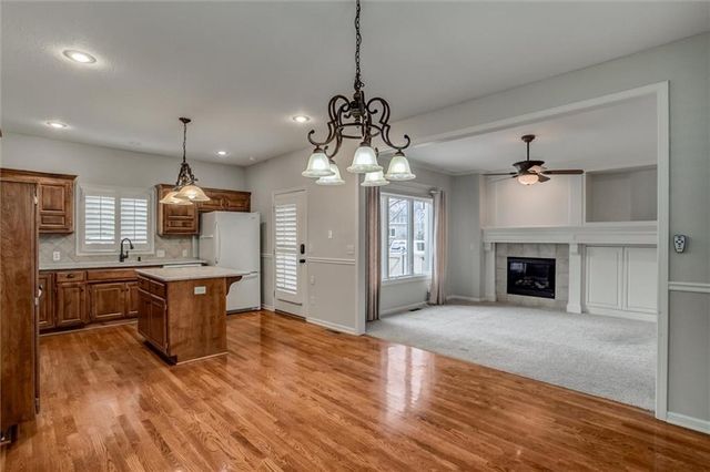 7866 W 157th Terrace, Overland Park, KS 66223