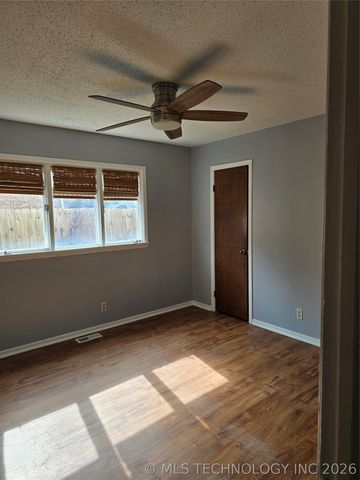 7805 S College Avenue, Tulsa, OK 74136
