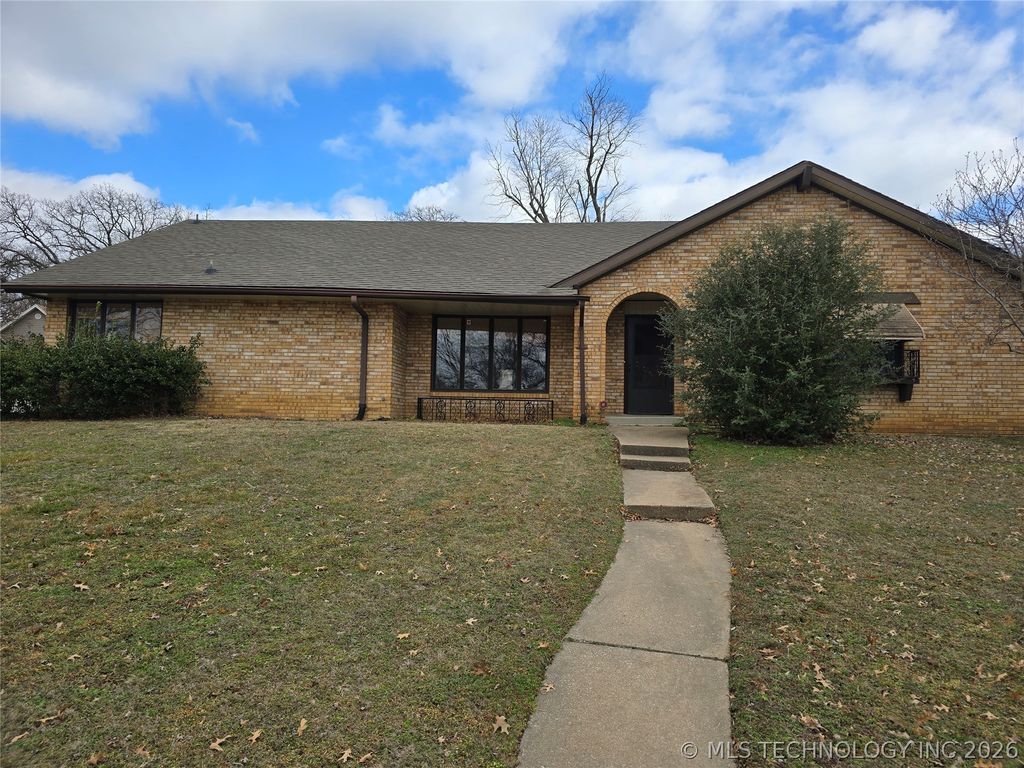 7805 S College Avenue, Tulsa, OK 74136
