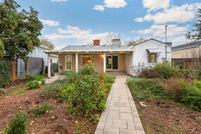 5228 F St, Sacramento, CA 95819