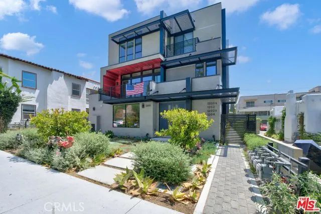 1204 N Orange Grove Ave Avenue, West Hollywood, CA 90046