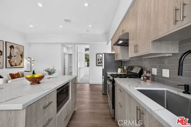 1204 N Orange Grove Ave Avenue, West Hollywood, CA 90046