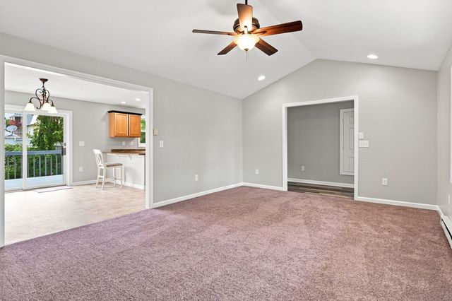 192 Empire St, Chicopee, MA 01013