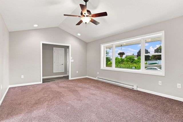 192 Empire St, Chicopee, MA 01013