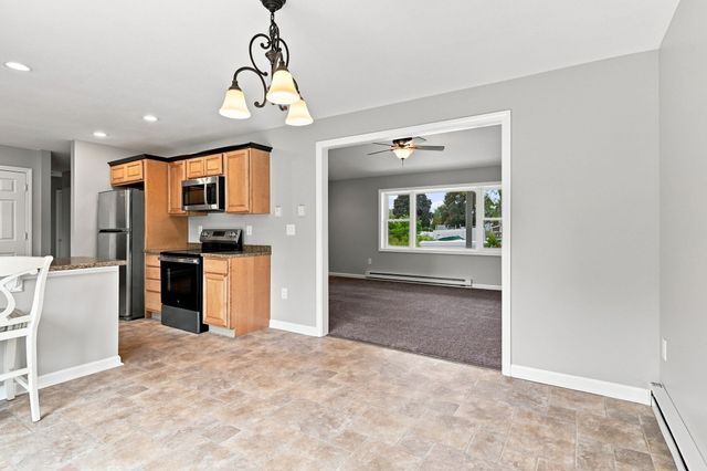 192 Empire St, Chicopee, MA 01013