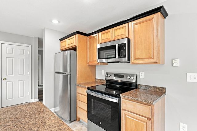 192 Empire St, Chicopee, MA 01013
