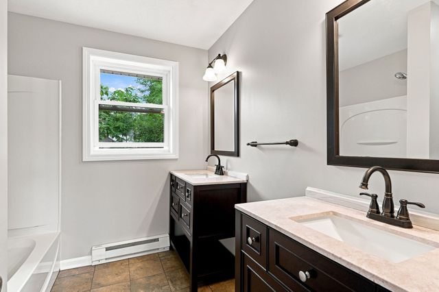 192 Empire St, Chicopee, MA 01013