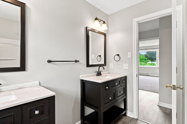 192 Empire St, Chicopee, MA 01013