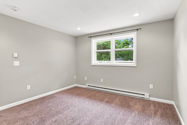 192 Empire St, Chicopee, MA 01013