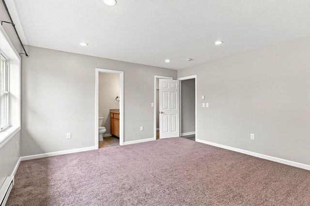 192 Empire St, Chicopee, MA 01013
