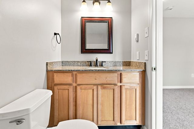 192 Empire St, Chicopee, MA 01013