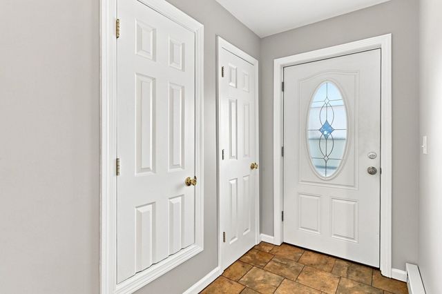192 Empire St, Chicopee, MA 01013