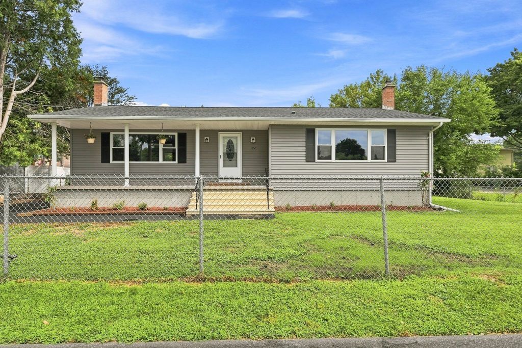 192 Empire St, Chicopee, MA 01013