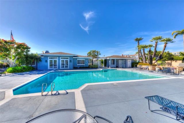 3741 Geranium, Corona Del Mar, CA 92625