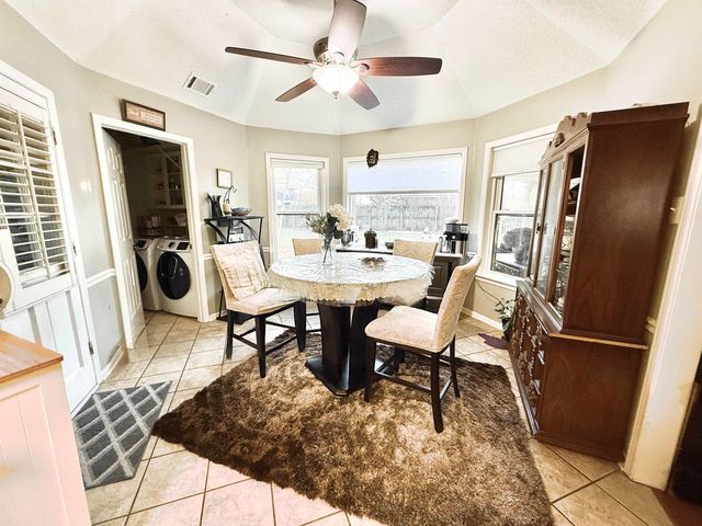 8481 OVERCUP OAKS DR, Memphis, TN 38018