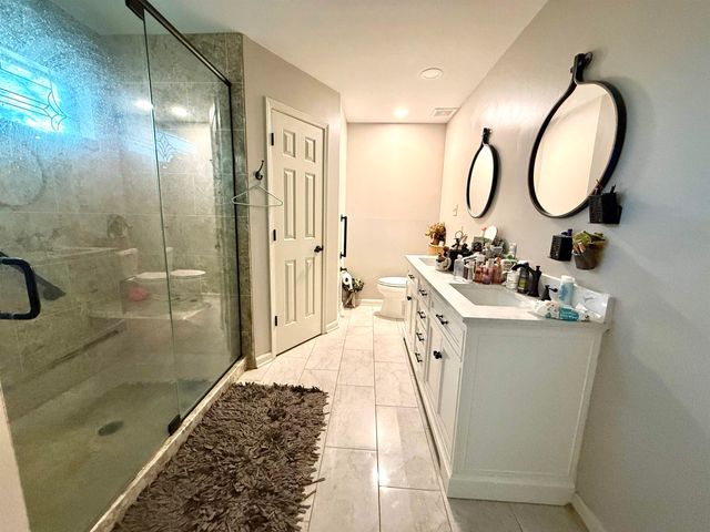 8481 OVERCUP OAKS DR, Memphis, TN 38018