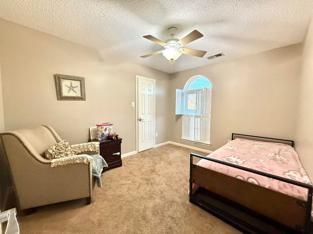 8481 OVERCUP OAKS DR, Memphis, TN 38018