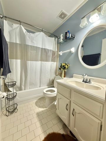 8481 OVERCUP OAKS DR, Memphis, TN 38018