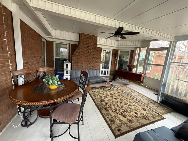 8481 OVERCUP OAKS DR, Memphis, TN 38018