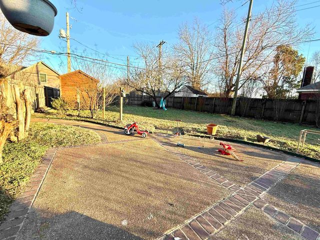 8481 OVERCUP OAKS DR, Memphis, TN 38018