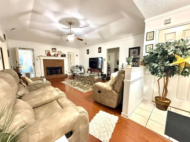 8481 OVERCUP OAKS DR, Memphis, TN 38018