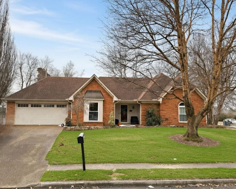 8481 OVERCUP OAKS DR, Memphis, TN 38018