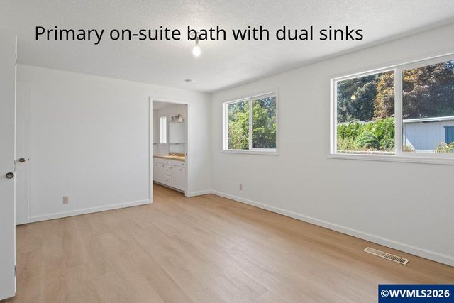 5455 Hickory Hill Dr SE, Salem, OR 97306