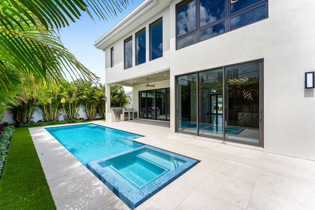 434 NE 6th Street, Boca Raton, FL 33432