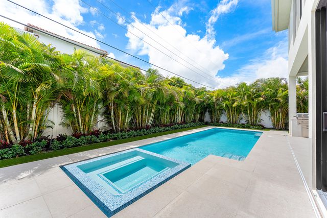 434 NE 6th Street, Boca Raton, FL 33432