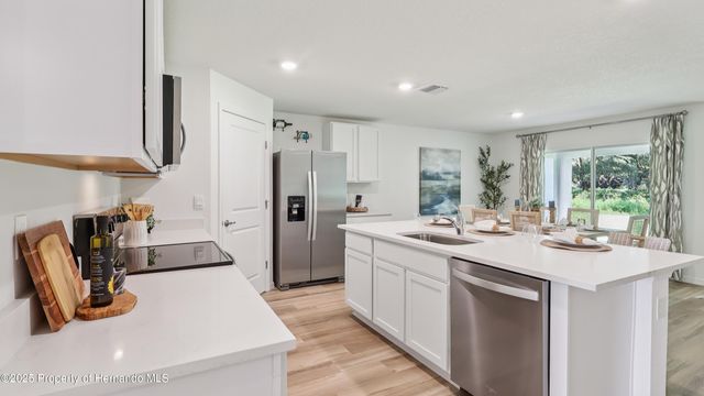 8942 N Cortlandt Drive, Citrus Springs, FL 34433