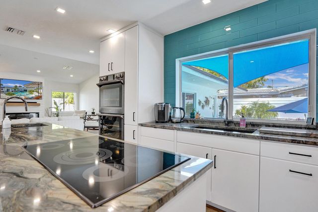 201 SE 11th Street, Pompano Beach, FL 33060