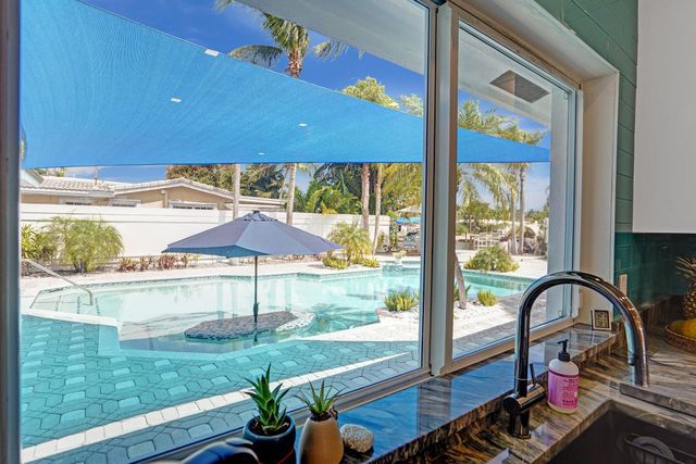 201 SE 11th Street, Pompano Beach, FL 33060