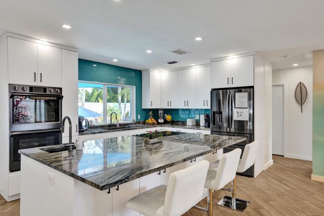 201 SE 11th Street, Pompano Beach, FL 33060