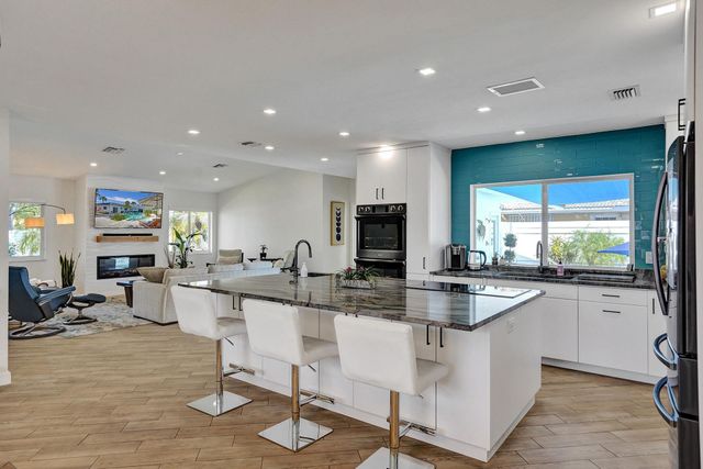 201 SE 11th Street, Pompano Beach, FL 33060
