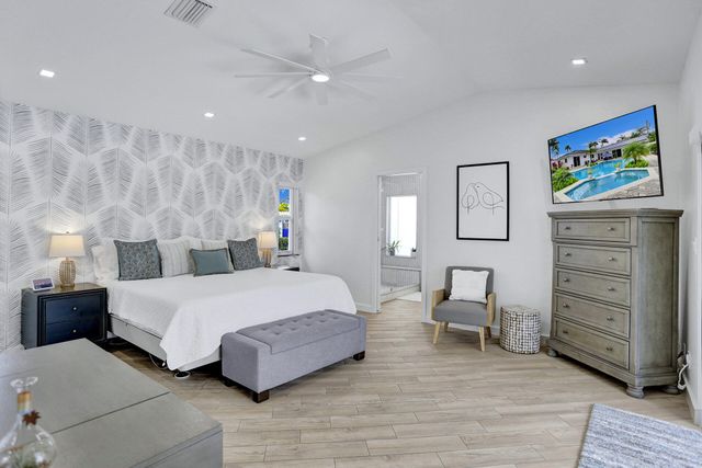 201 SE 11th Street, Pompano Beach, FL 33060