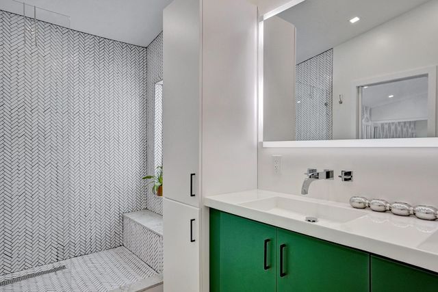 201 SE 11th Street, Pompano Beach, FL 33060