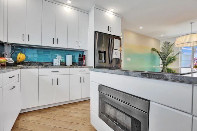 201 SE 11th Street, Pompano Beach, FL 33060