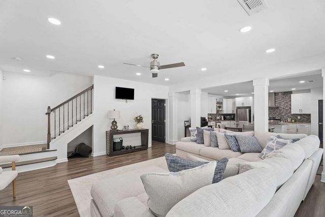 10 Collins Lake Place, Mableton, GA 30126