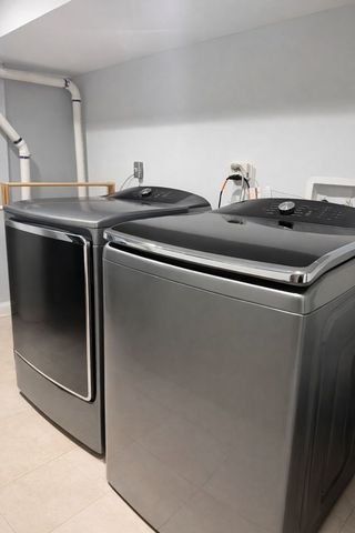 4151 W Fullerton Avenue, Chicago, IL 60639